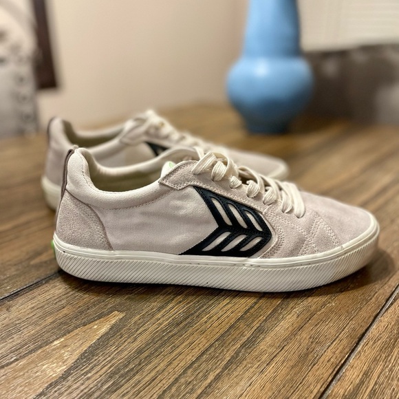 Cariuma Off-White/Black CATIBA PRO Sneakers Men's Size 9.5 - Women's Size 11 - Picture 1 of 12